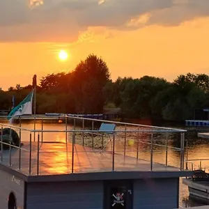 Botel Hausboot La Mare Sonja, Weyhe